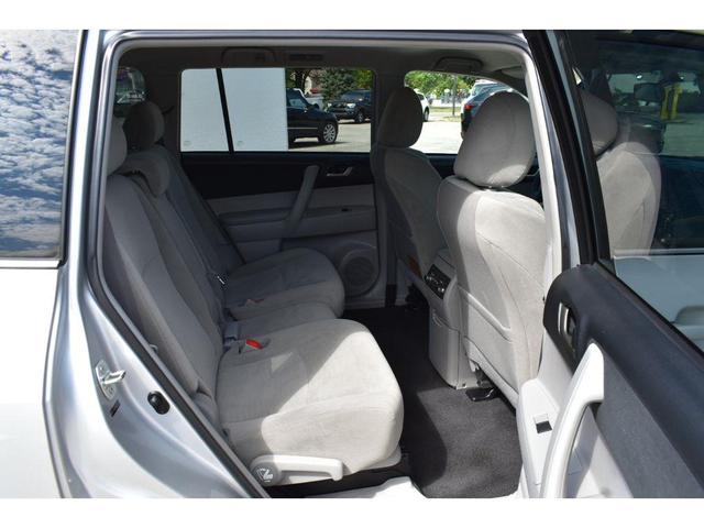Photo of 2013 Classic Silver Metallic Toyota Highlander