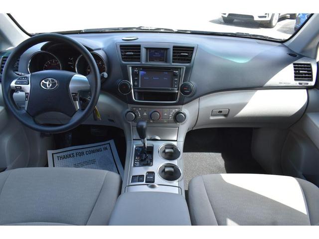 Photo of 2013 Classic Silver Metallic Toyota Highlander