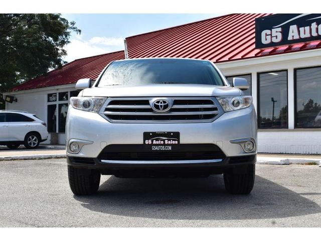 Photo of 2013 Classic Silver Metallic Toyota Highlander