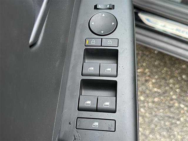 Photo of 2025 Abyss Black Hyundai KONA