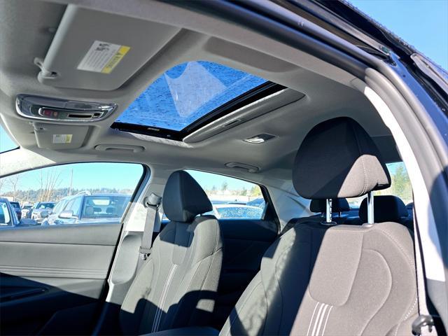 Photo of 2025 Abyss Black Hyundai ELANTRA