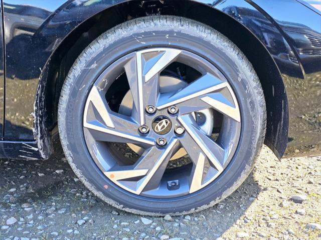 Photo of 2025 Abyss Black Hyundai ELANTRA