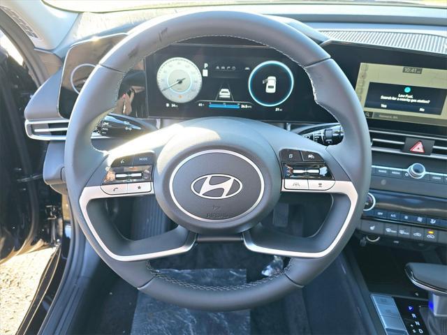 Photo of 2025 Abyss Black Hyundai ELANTRA