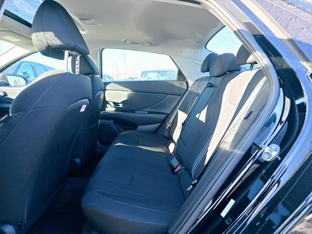 Photo of 2025 Abyss Black Hyundai ELANTRA