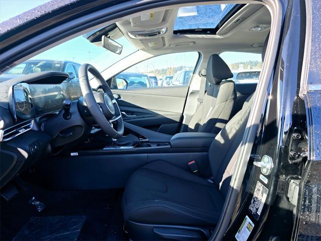 Photo of 2025 Abyss Black Hyundai ELANTRA