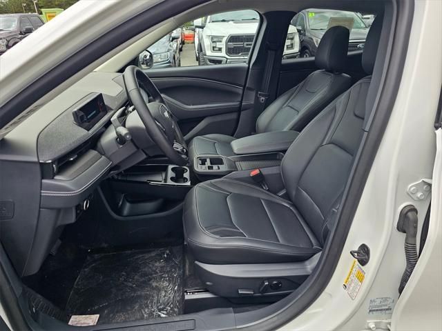 Photo of 2025 Star White Metallic Tri-Coat Ford Mustang Mach-E