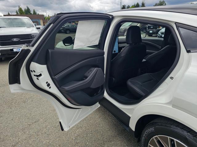 Photo of 2025 Star White Metallic Tri-Coat Ford Mustang Mach-E