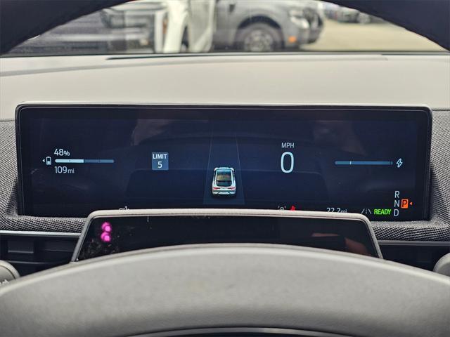 Photo of 2025 Star White Metallic Tri-Coat Ford Mustang Mach-E