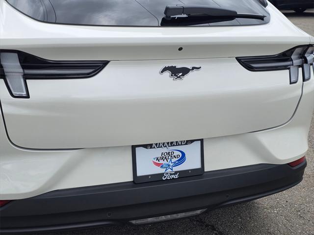 Photo of 2025 Star White Metallic Tri-Coat Ford Mustang Mach-E