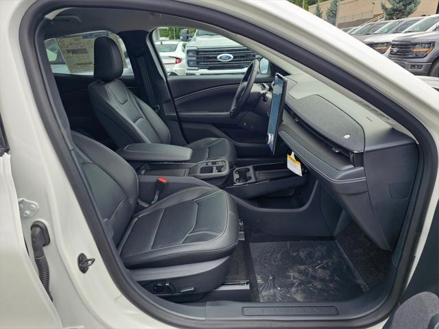 Photo of 2025 Star White Metallic Tri-Coat Ford Mustang Mach-E