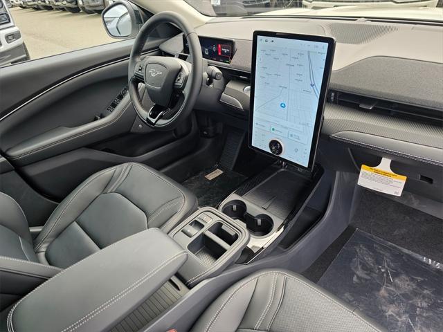 Photo of 2025 Star White Metallic Tri-Coat Ford Mustang Mach-E