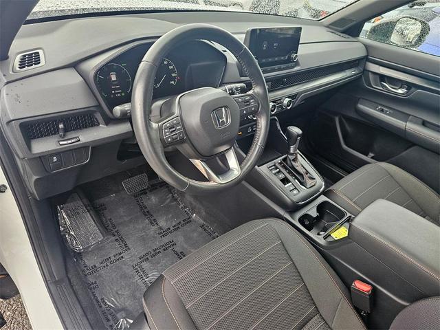 Photo of 2024 Platinum White Pearl Honda CR-V Hybrid
