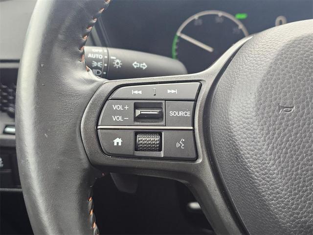 Photo of 2024 Platinum White Pearl Honda CR-V Hybrid