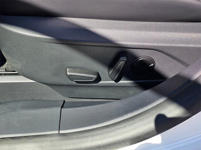 Photo of 2025 Star White Metallic Tri-Coat Ford Mustang Mach-E