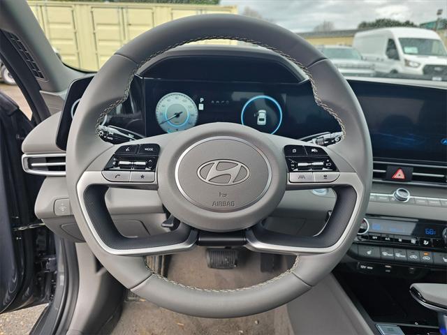 Photo of 2025 Ecotronic Gray Hyundai ELANTRA