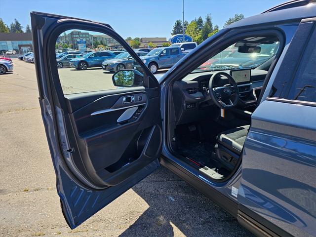 Photo of 2025 Vapor Blue Metallic Ford Explorer