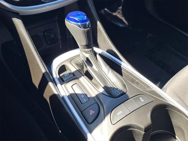 Photo of 2017 Kinetic Blue Metallic Chevrolet Volt