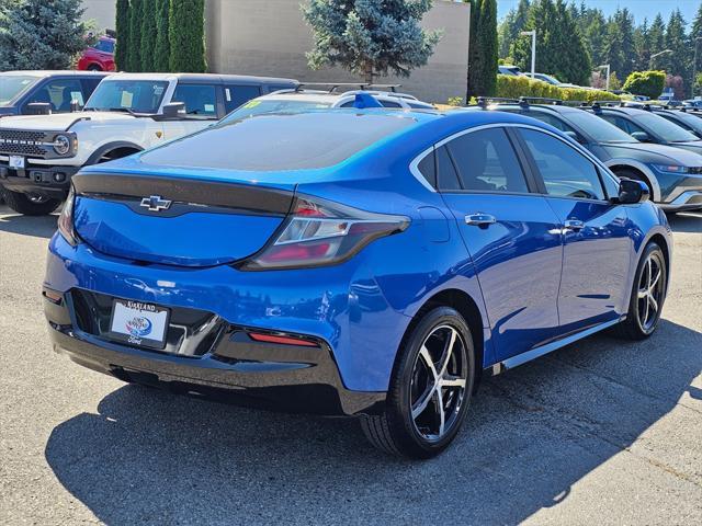 Photo of 2017 Kinetic Blue Metallic Chevrolet Volt