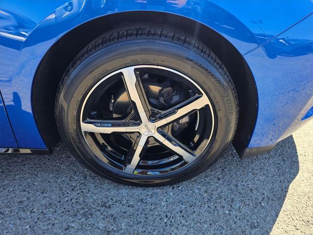 Photo of 2017 Kinetic Blue Metallic Chevrolet Volt