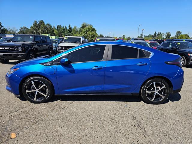 Photo of 2017 Kinetic Blue Metallic Chevrolet Volt