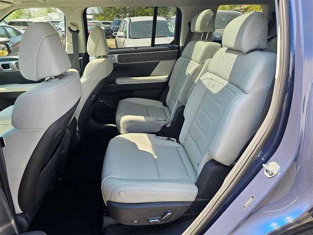 Photo of 2025 Atlantis Blue Hyundai SANTA FE HEV
