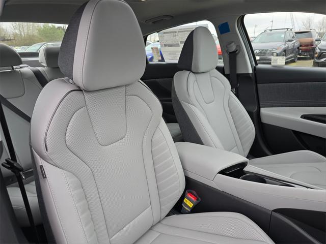 Photo of 2025 Fluid Metal Hyundai ELANTRA