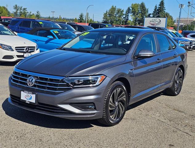 Photo of 2019 Platinum Gray Metallic Volkswagen Jetta