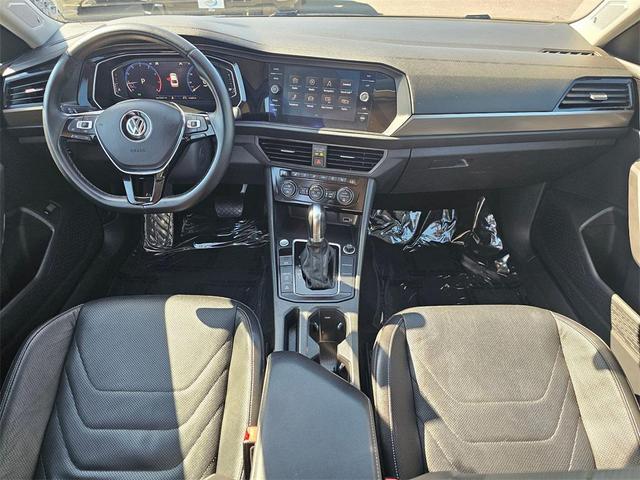 Photo of 2019 Platinum Gray Metallic Volkswagen Jetta