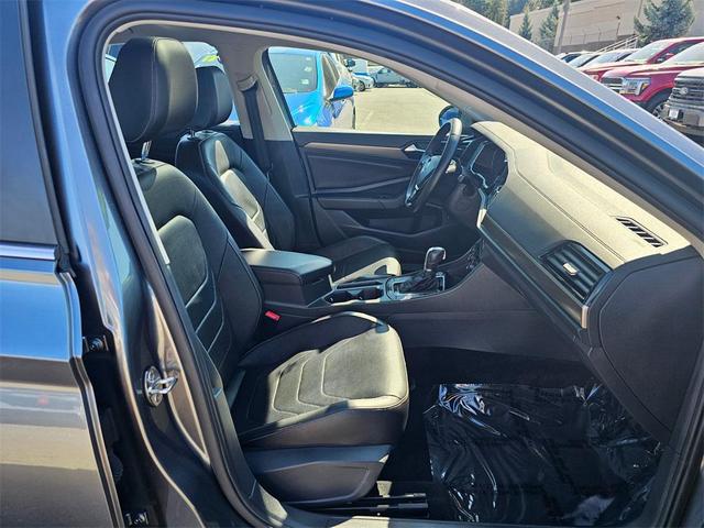 Photo of 2019 Platinum Gray Metallic Volkswagen Jetta