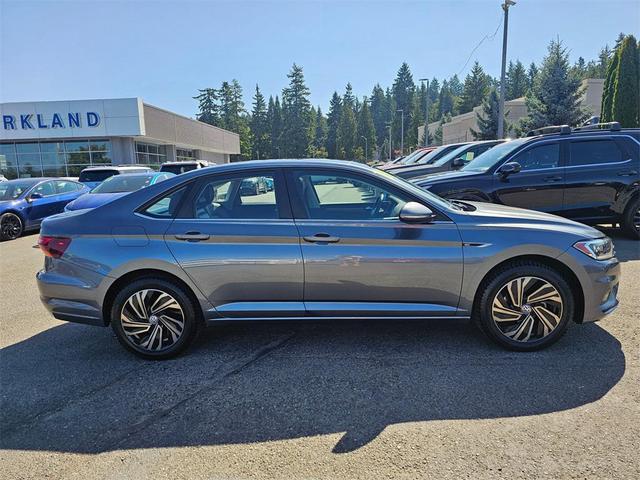 Photo of 2019 Platinum Gray Metallic Volkswagen Jetta