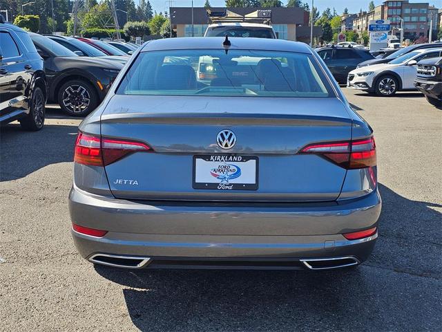 Photo of 2019 Platinum Gray Metallic Volkswagen Jetta