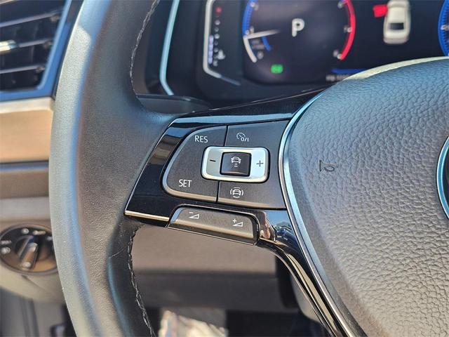 Photo of 2019 Platinum Gray Metallic Volkswagen Jetta