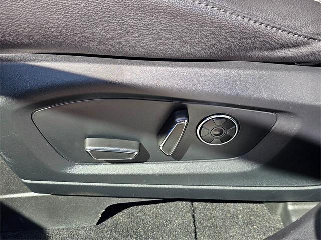 Photo of 2020 Blue Ford Explorer