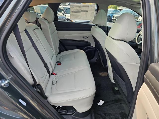 Photo of 2025 Amazon Gray Hyundai TUCSON Hybrid