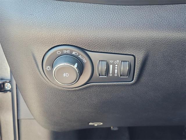 Photo of 2022 Granite Crystal Metallic Clearcoat Jeep Compass