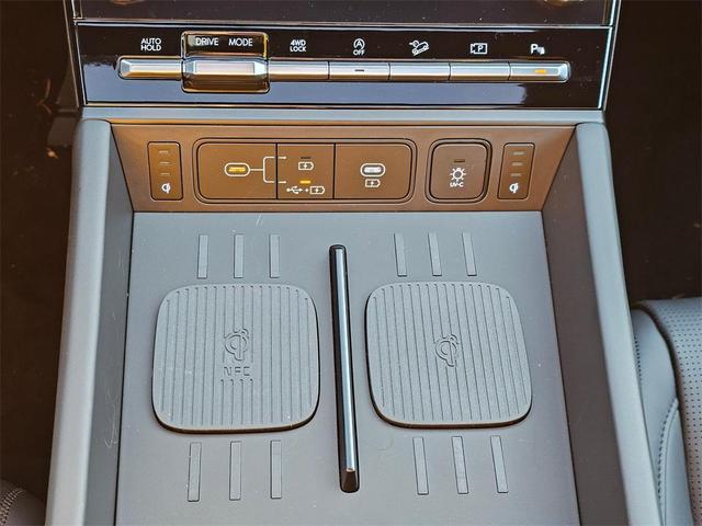 Photo of 2025 Earthy Brass Matte Hyundai SANTA FE