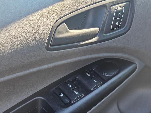 Photo of 2023 Blue Metallic Ford Transit Connect