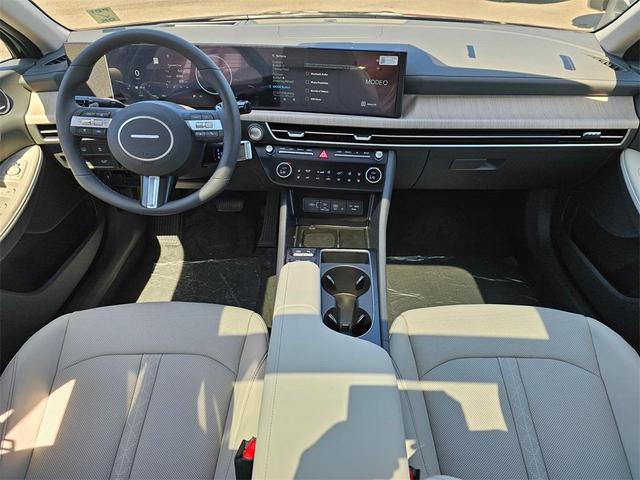 Photo of 2025 Abyss Black Hyundai SONATA Hybrid