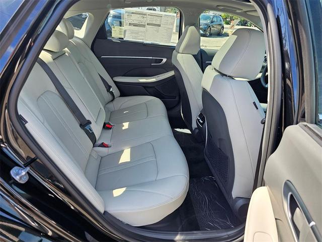 Photo of 2025 Abyss Black Hyundai SONATA Hybrid