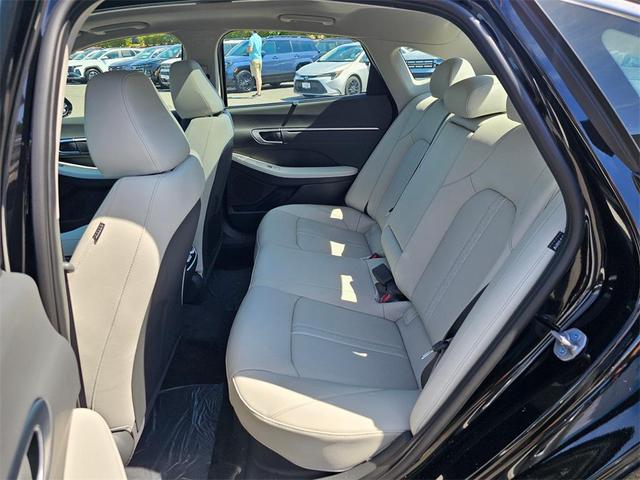 Photo of 2025 Abyss Black Hyundai SONATA Hybrid