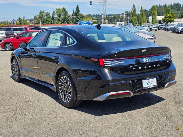 Photo of 2025 Abyss Black Hyundai SONATA Hybrid