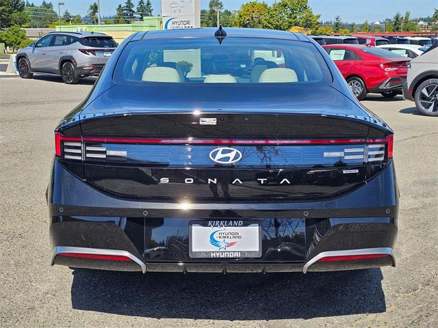 Photo of 2025 Abyss Black Hyundai SONATA Hybrid