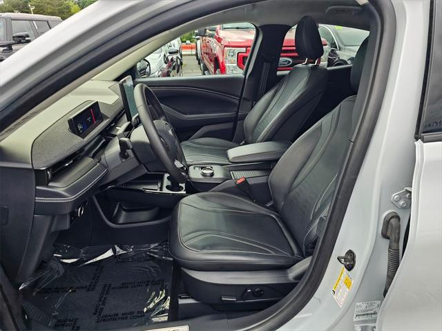Photo of 2023 White Metallic Ford Mustang Mach-E