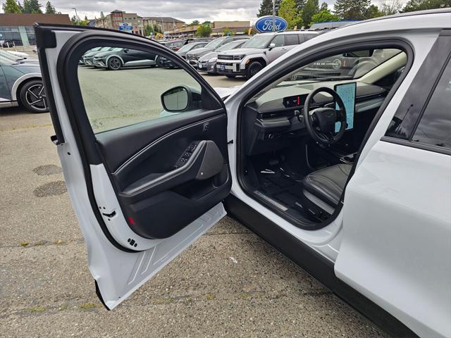 Photo of 2023 White Metallic Ford Mustang Mach-E