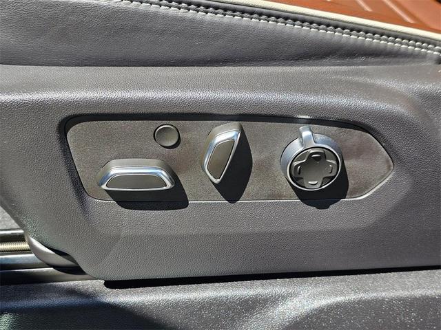 Photo of 2024 Onyx Black GMC Sierra 2500