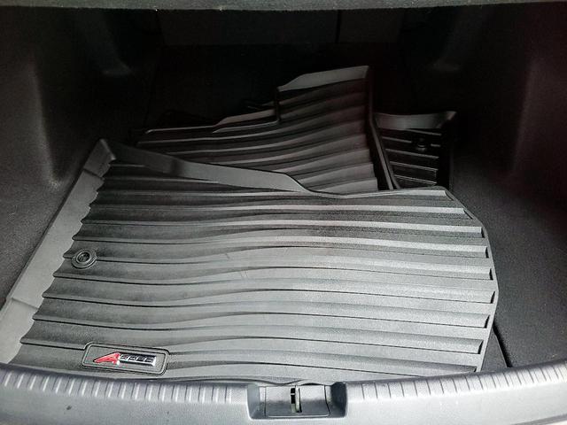Photo of 2022 Silver Acura TLX