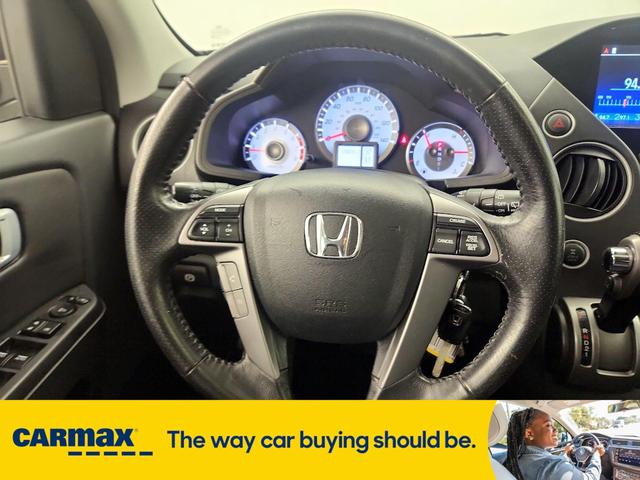 Photo of 2013 Gray Honda Pilot