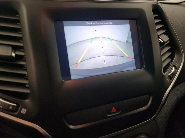 Photo of 2019 Black Jeep Cherokee