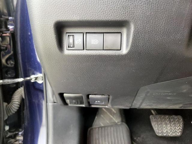 Photo of 2022 Blue Toyota RAV4
