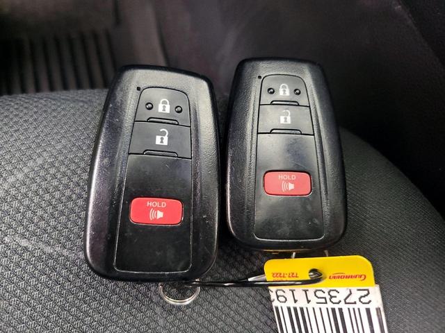 Photo of 2022 Blue Toyota RAV4